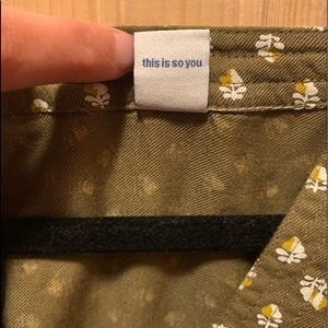 Long sleeve green patterned shirt (Size small)